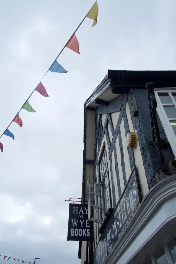 The Pavement Palace Hay-On-Wye Bagian luar foto